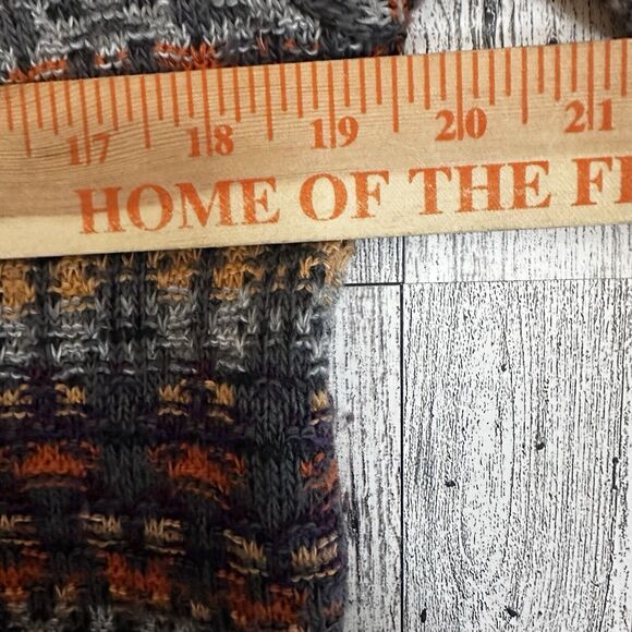 Multicolor Crew Neck Sweater - Picture 7 of 9